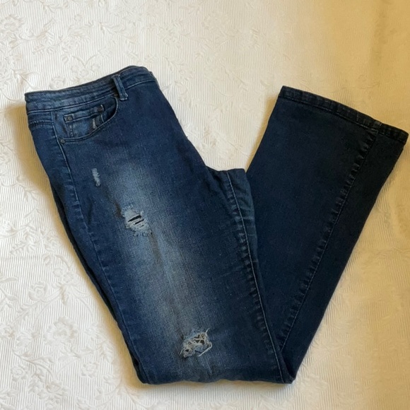 Khloe Kardashian - Curvy Slim Boot Blue Jeans, Size 12 - Picture 2 of 16